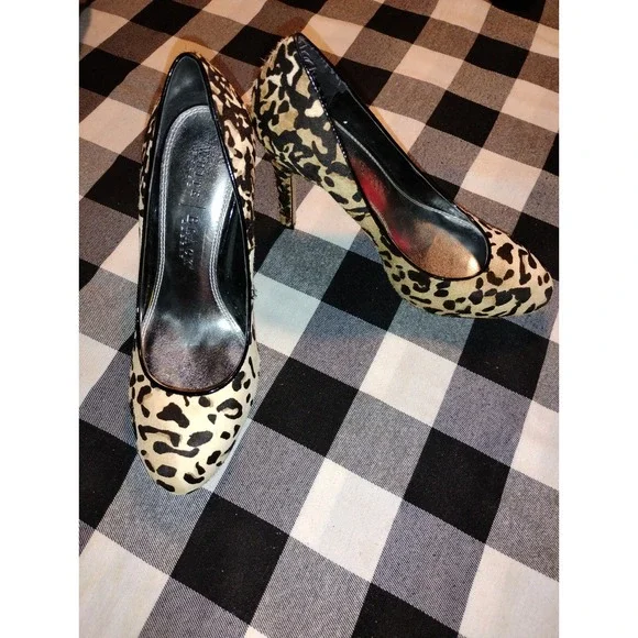 White House Black Market Animal Print‎ Calf Hair Fur Heels Pumps Shoes 7M - Picture 4 of 9